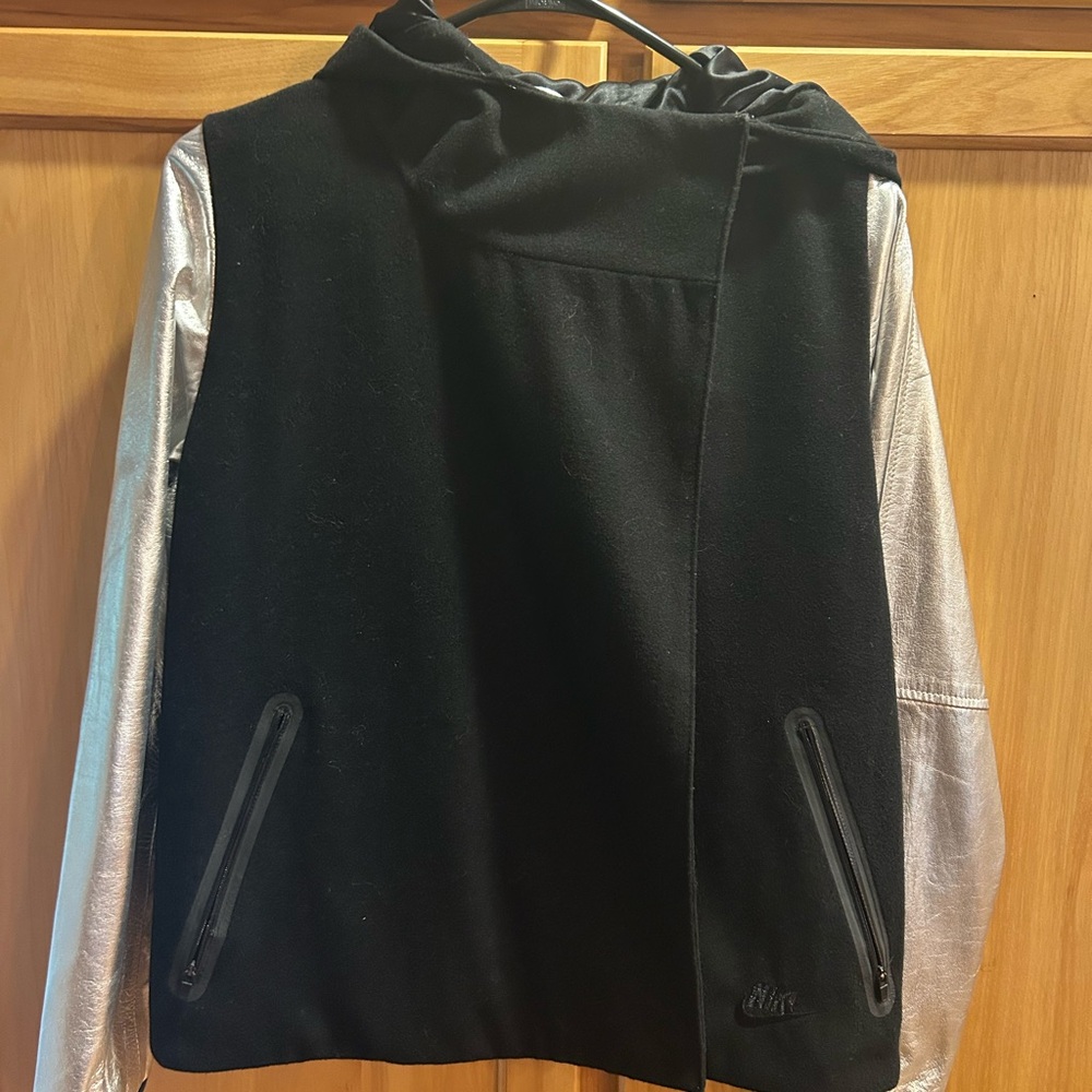 NWT Nike Women’s Destroyer Butterfly Blk wool Jacket with Silver leather sleeves - Picture 4 of 10